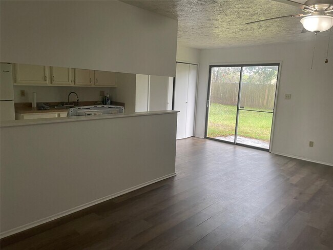 Building Photo - 17615 Red Wolf Ct