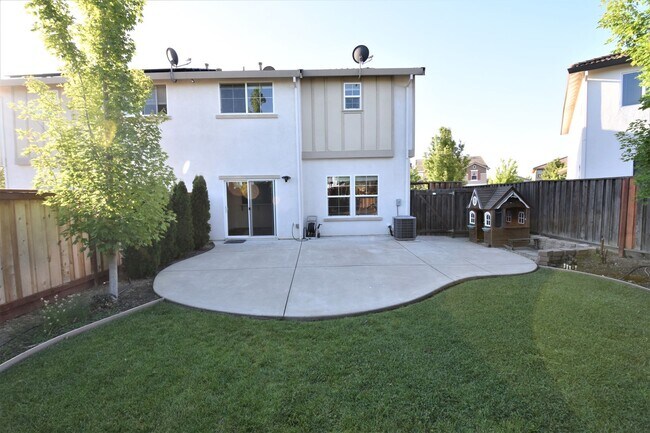 Building Photo - 3814 Black Butte Rd