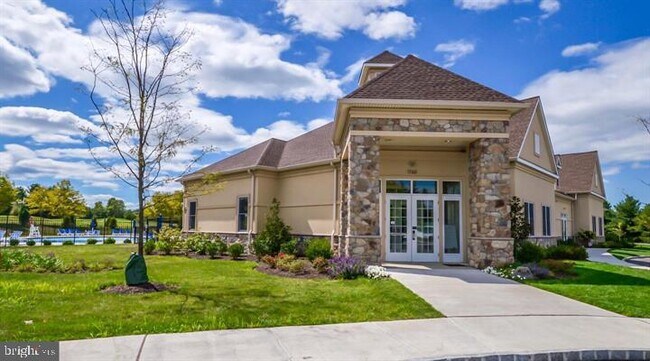 Building Photo - 110 Canterbury Ln