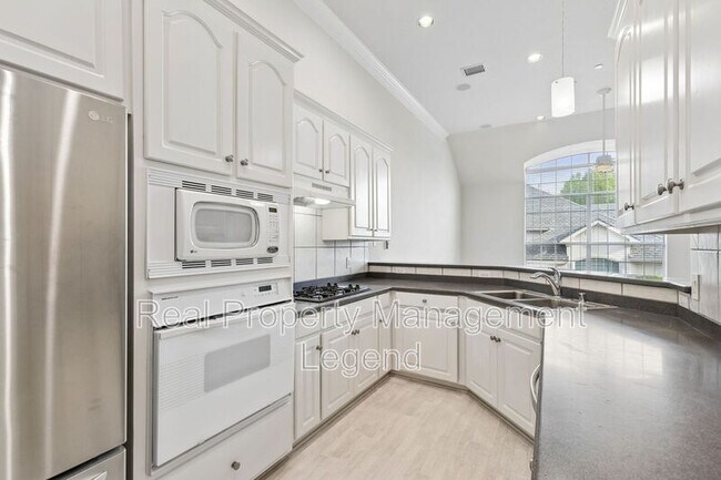 Building Photo - 4097 Oberlin Way