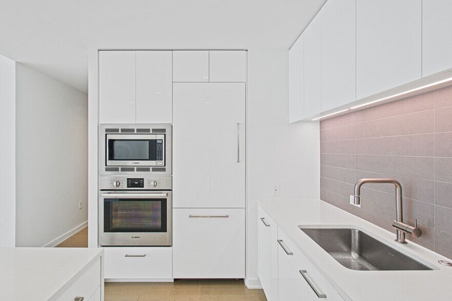 Building Photo - 1111 24th St NW