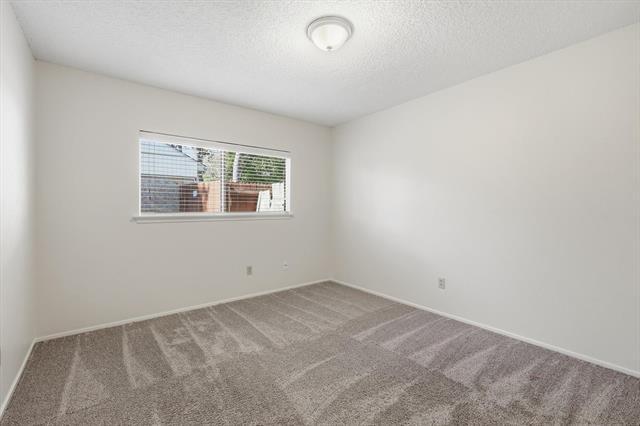 Building Photo - 513 Mack Dr