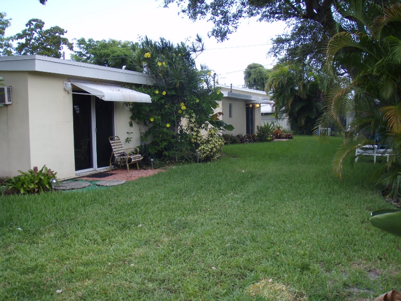 Building Photo - 1568 NE 45th St