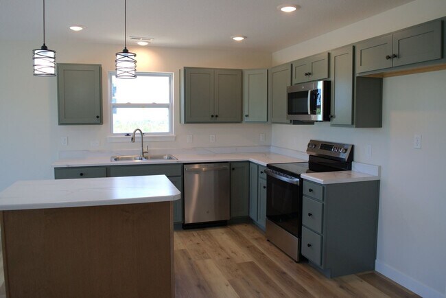 Building Photo - New construction three-bedroom 2-bathroom Home In Tuscany Ridge!