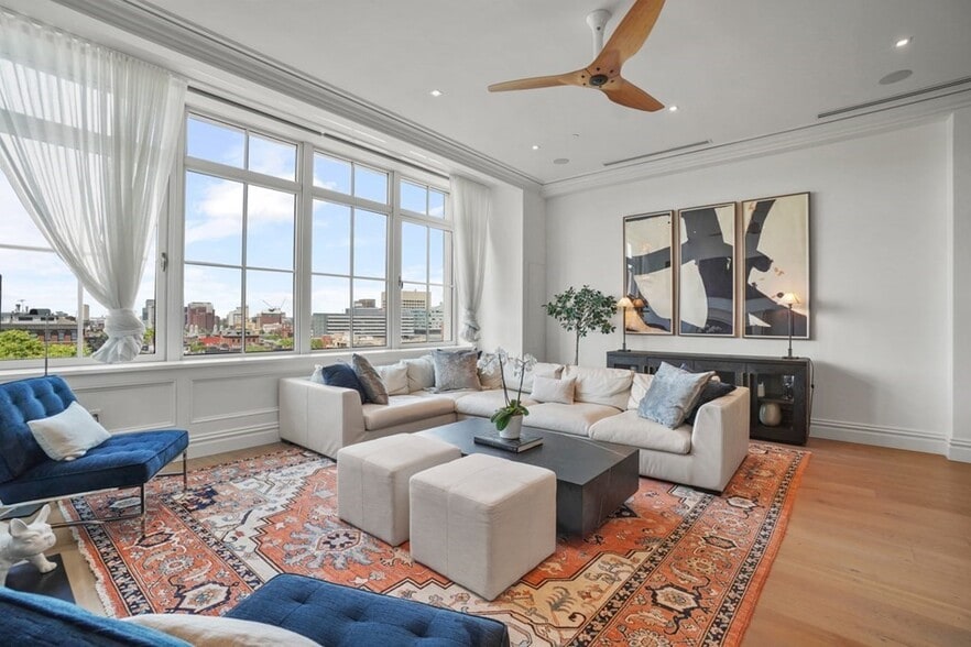 Building Photo - 32 Derne St