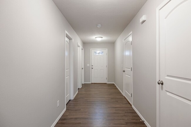 Building Photo - 3 bedroom home - Willard School District