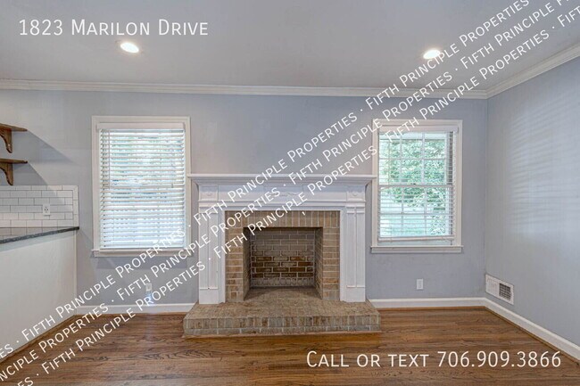 Building Photo - 1823 Marilon Dr