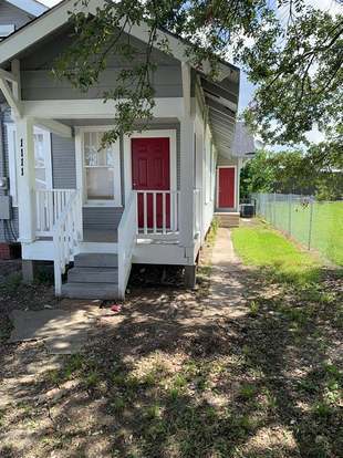 Building Photo - 1107 Avenue A