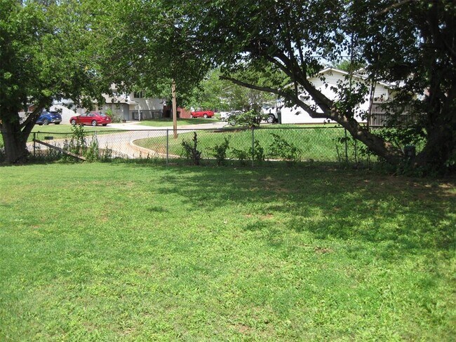 Building Photo - 1002 NW 23rd St