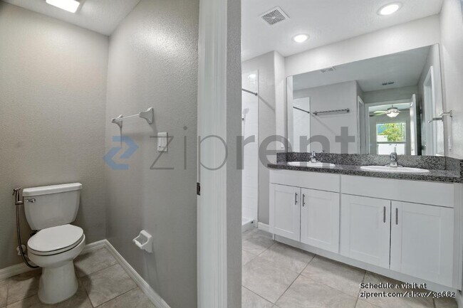 Building Photo - 10382 Blue Plume Ct