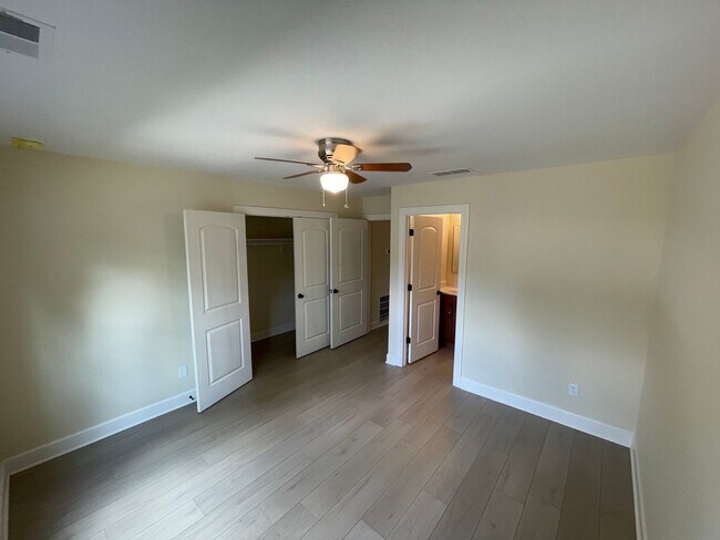 Building Photo - 505 Ingleside Dr