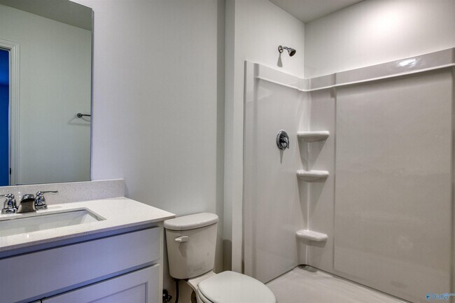 Building Photo - 180 Labrador Ln