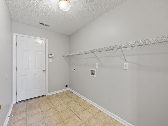 Building Photo - Welcome to Raintree!