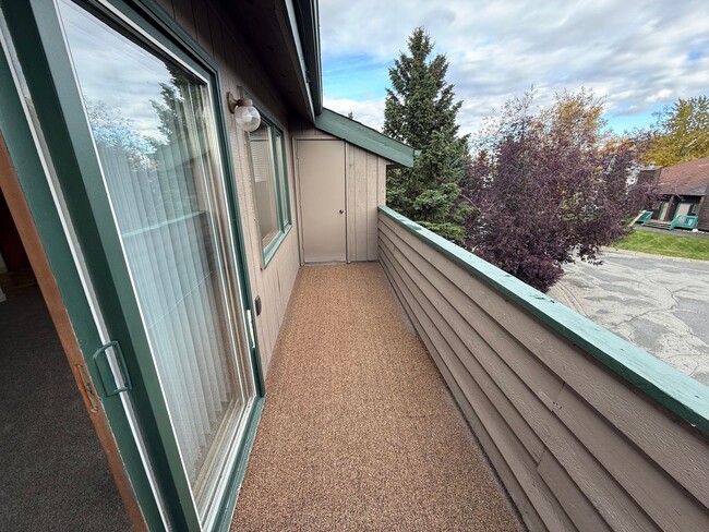 Building Photo - 1830 Congress Cir