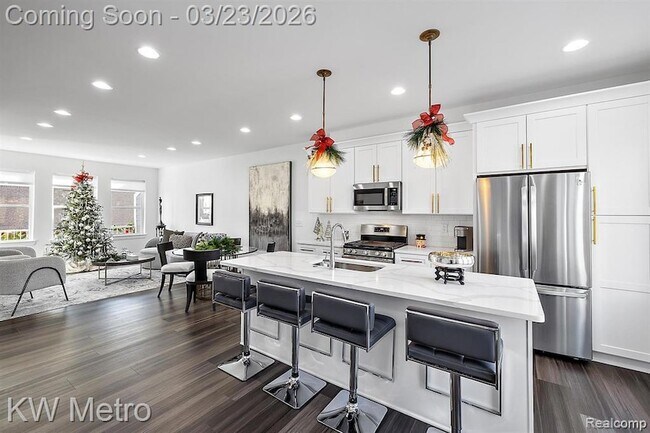 Building Photo - 5931 Stella Dr