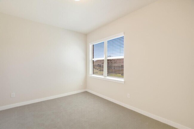 Building Photo - 2500 Forest Creek Dr