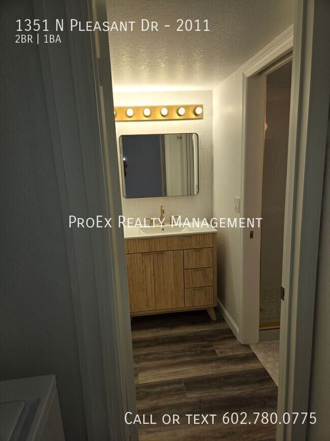 Building Photo - 1351 N Pleasant Dr