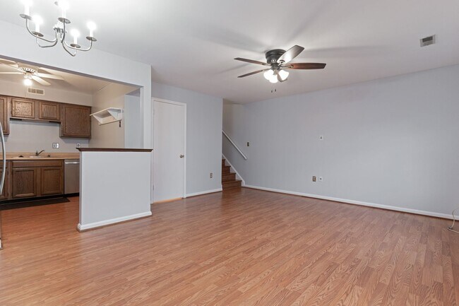 Building Photo - 48 Avonshire Ct