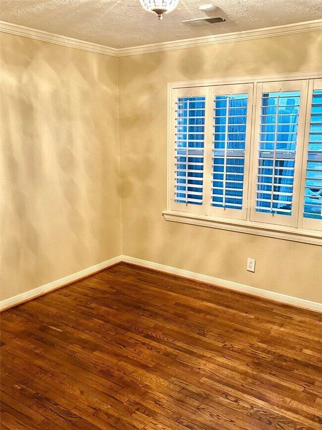 Building Photo - 5022 Darnell St