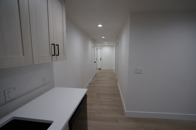 Building Photo - 428 S 975 W