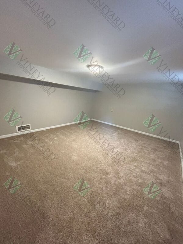Building Photo - 993 Walnut Cir SW