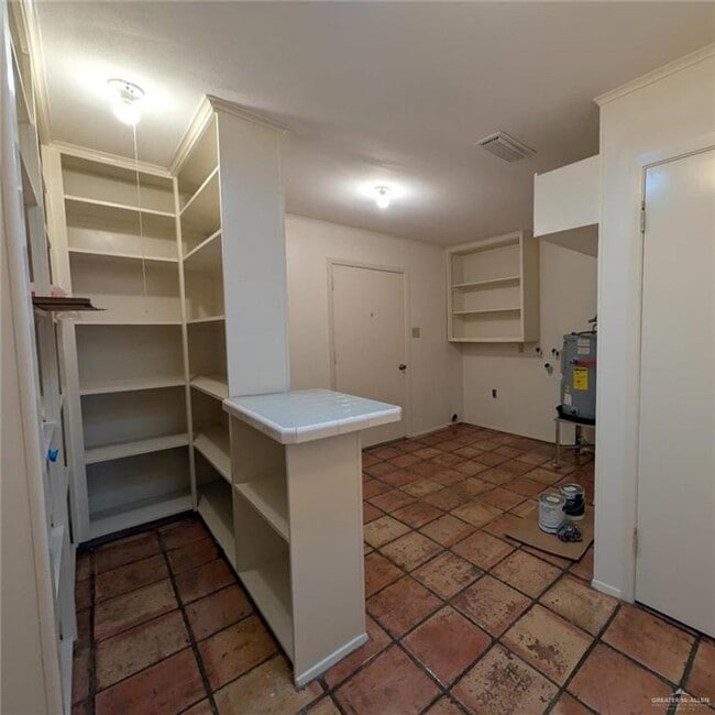 Building Photo - 15 Upas Ave