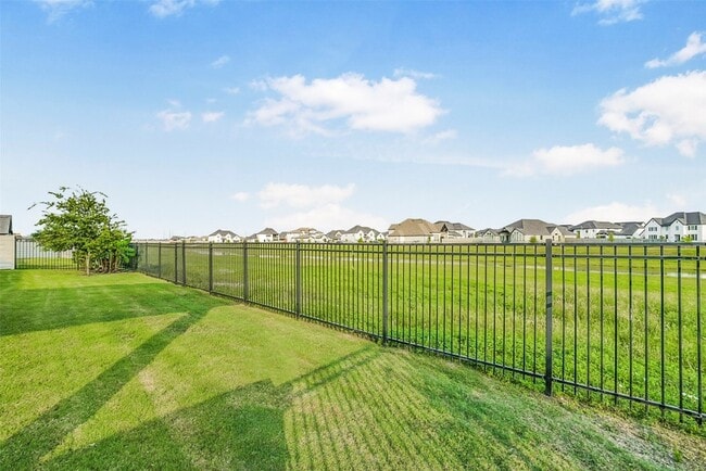 Building Photo - 2018 Grove Terrace Ln