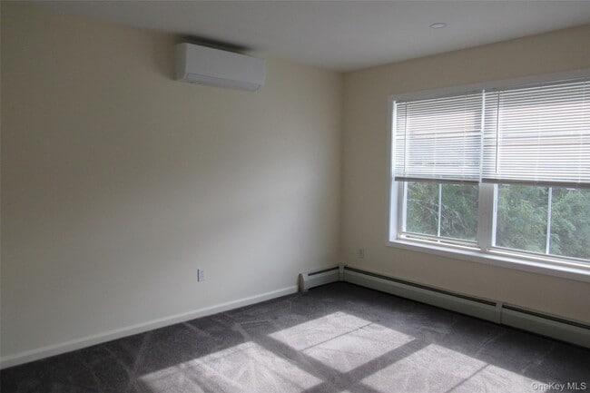 Building Photo - 92 Velie Rd