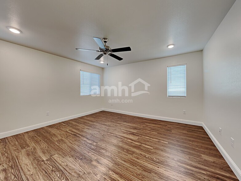 Building Photo - 724 Terrain Star Ave