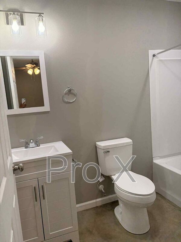 Building Photo - 321-323 S. 4th St