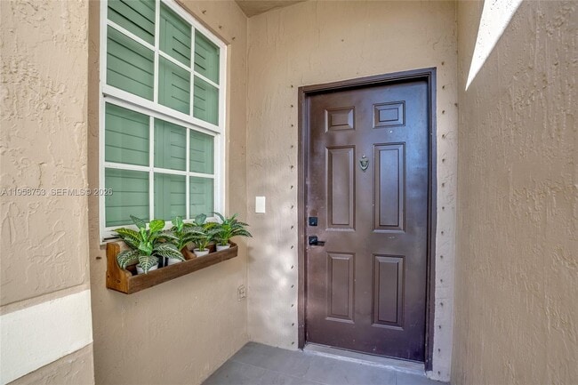 Building Photo - 1231 Sorrento Dr