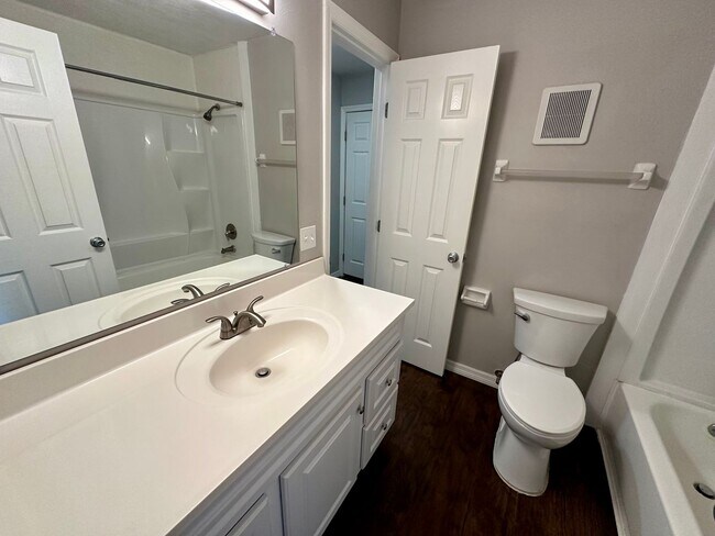 Building Photo - Fully Remodeled 2-Bedroom, 1.5-Bathroom Unit for Lease in Port Orange