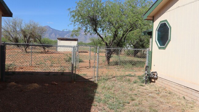 Building Photo - 6206 S Ranch Rd