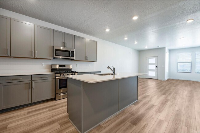 Building Photo - Modern New Construction with Heber Valley ...