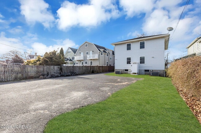 Building Photo - 404 9th Ave