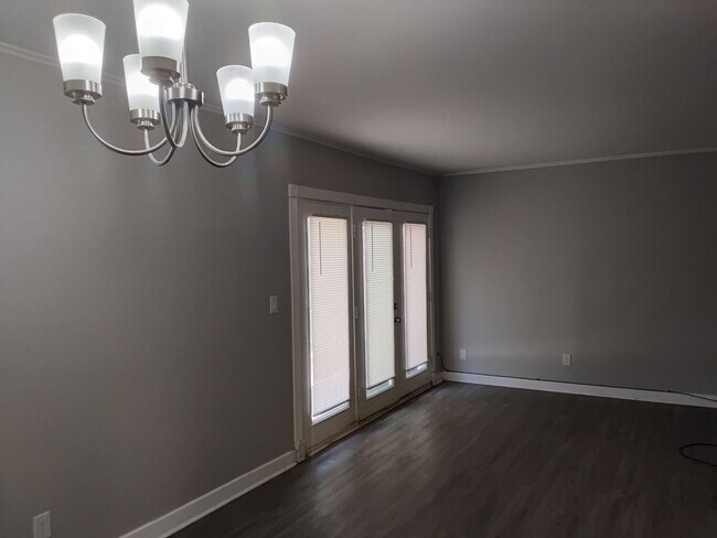Building Photo - $500 OFF MOVE IN SPECIAL - HEART OF BROADMOOR HOME-3/1.5