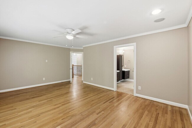 Building Photo - Gorgeous and Spacious 5 Bedroom Home, Cul-de-sac lot, Vaulted Ceilings, Large Backyard, Stunning ...