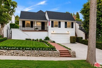 Building Photo - 10527 Le Conte Ave