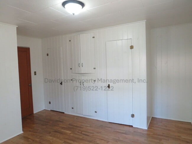 Building Photo - 1604 Dorchester Dr