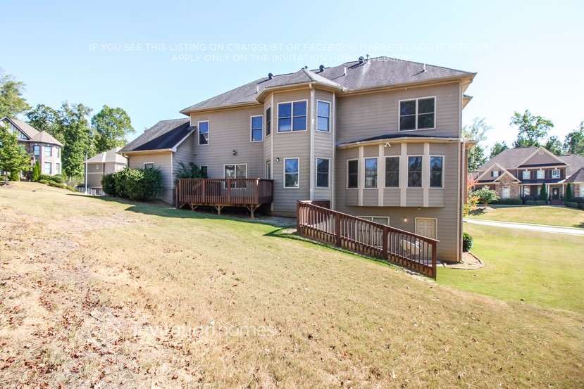 Building Photo - 120 Three Branches Dr