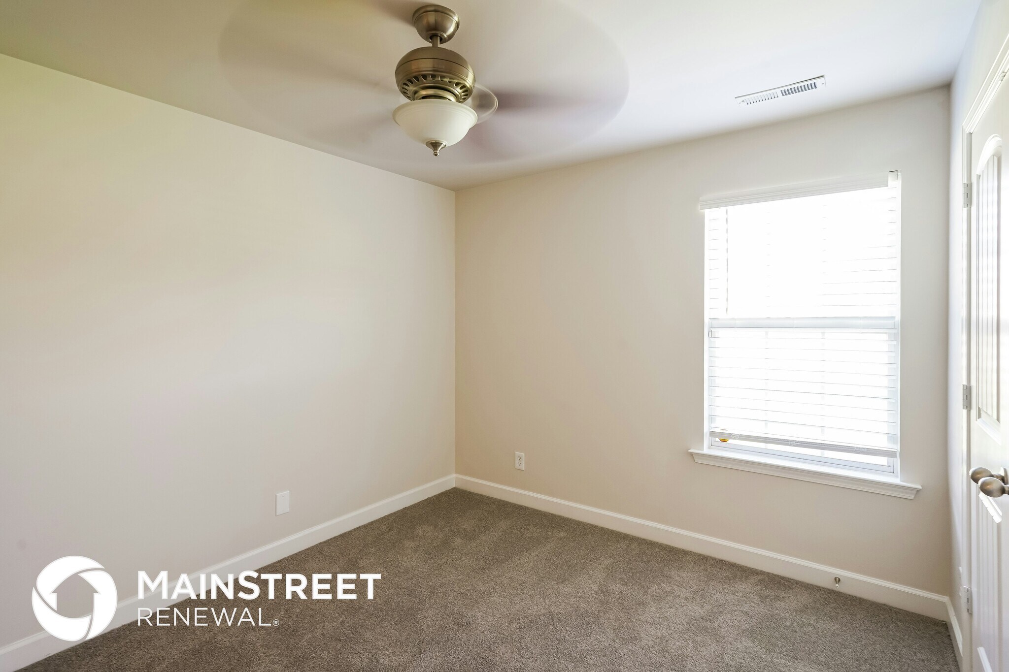 Building Photo - 1351 Lone Oak Rd