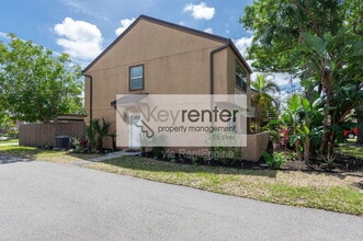 Building Photo - 1833 Clearbrooke Dr