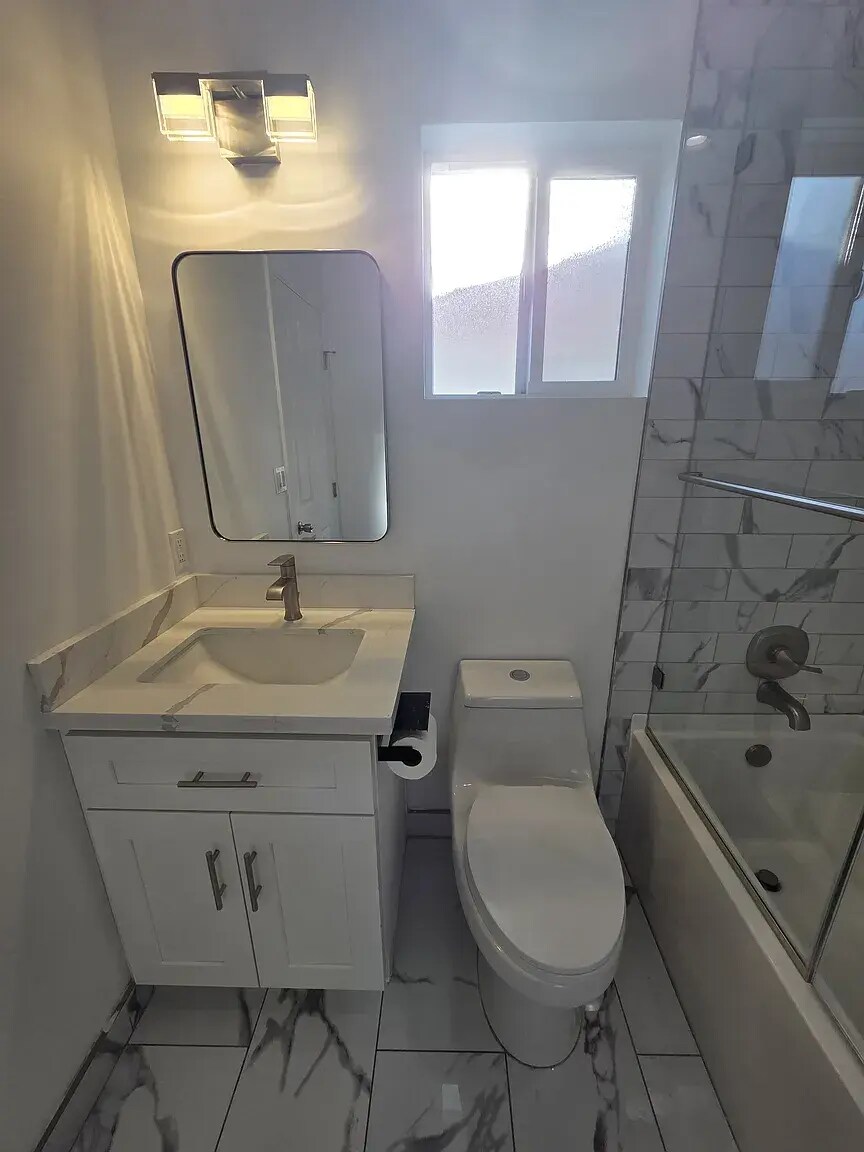 Building Photo - 1117 Meeker Ave