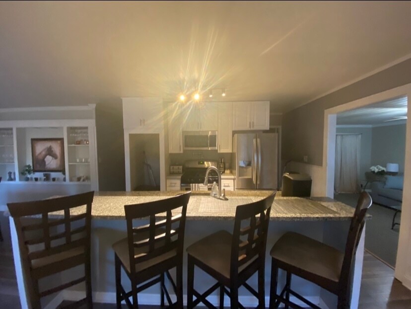 Building Photo - 4 Hathorn St