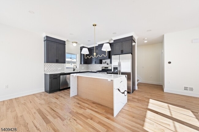 Building Photo - 401 Tillman St