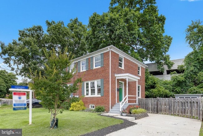 Building Photo - 2613 S Troy St