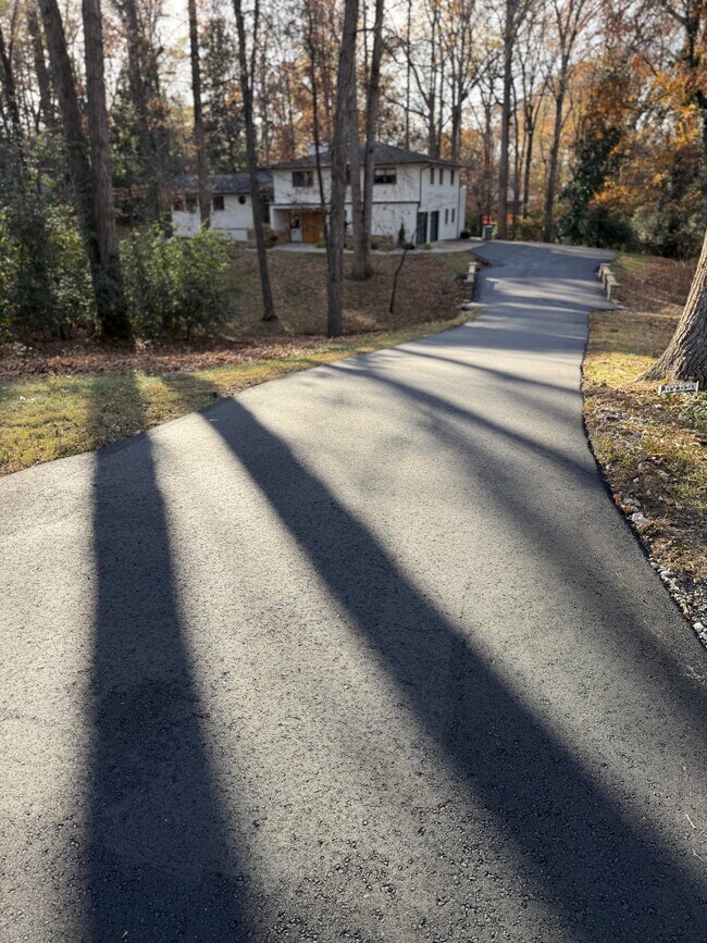 Building Photo - 5755 Doncaster Dr