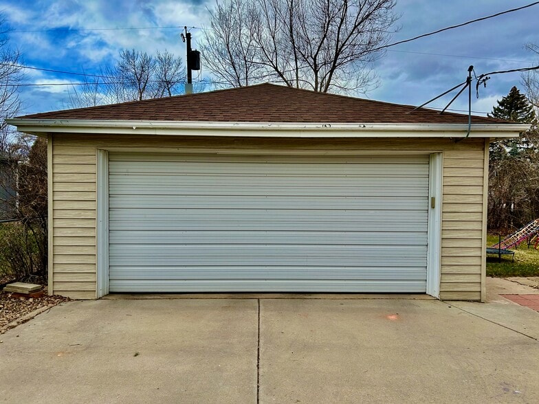 Building Photo - 4751 S Delaware St