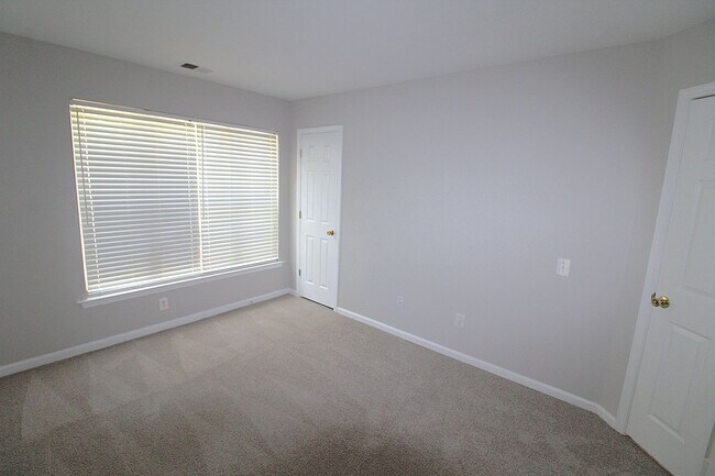 Building Photo - Updated 3-Bedroom Home in Silverstone Neighborhood – Move-In Ready!
