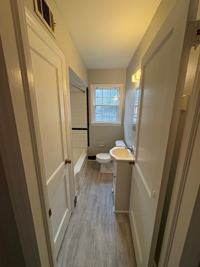 Building Photo - 3212 14th Ave